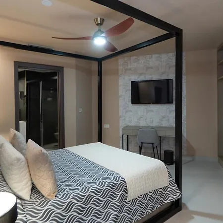 מלון Perla Del Sur 2*