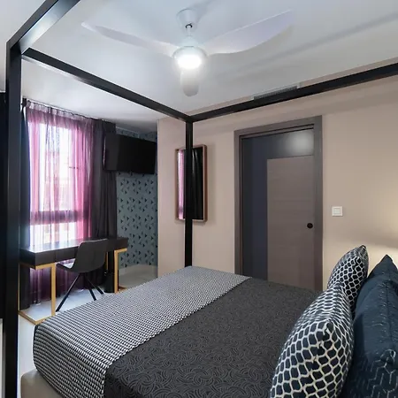 Perla Del Sur מלון