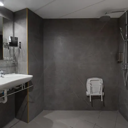 מלון Perla Del Sur טורמולינוס