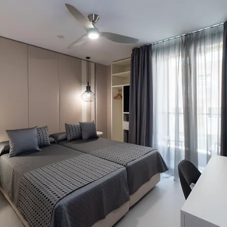 Perla Del Sur מלון