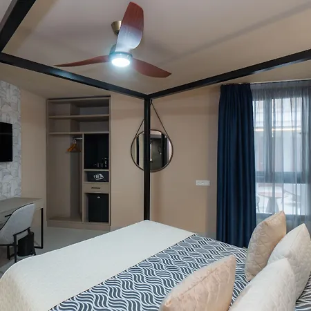 Perla Del Sur מלון 2*